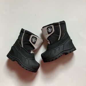 Black and Gray Kids Snow Boots Toddler size 7